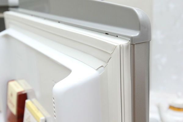tu lanh moi mua bi nong 3 - Nguyên nhân tủ lạnh mới mua bị nóng? Cách khắc phục đơn giản tại nhà