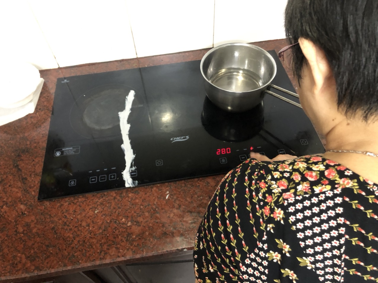 cheft 2 - Sửa bếp từ Cheft lỗi E0 tại Sài Gòn