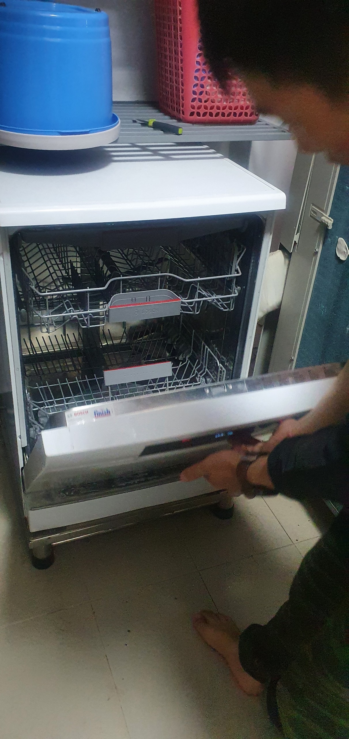 z4449111388622 a97dbc6d1afb2e224e6f185072a3305d - Sửa máy rửa bát Bosch tại Sài Gòn