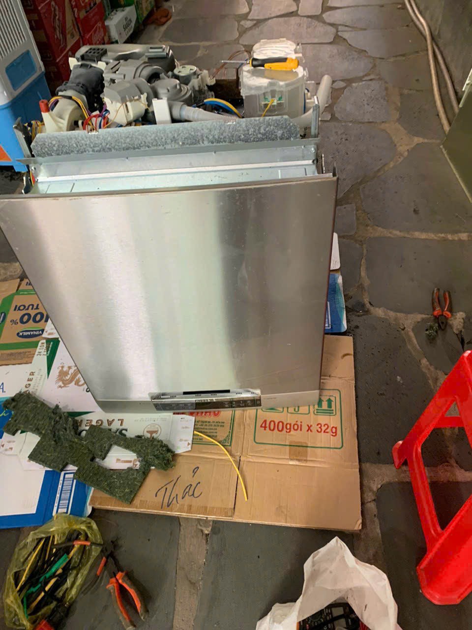 z4597911747282 aab3974de6fb69b24dd37f9c3febda28 - Sửa máy rửa bát Bosch uy tín tại Sài Gòn