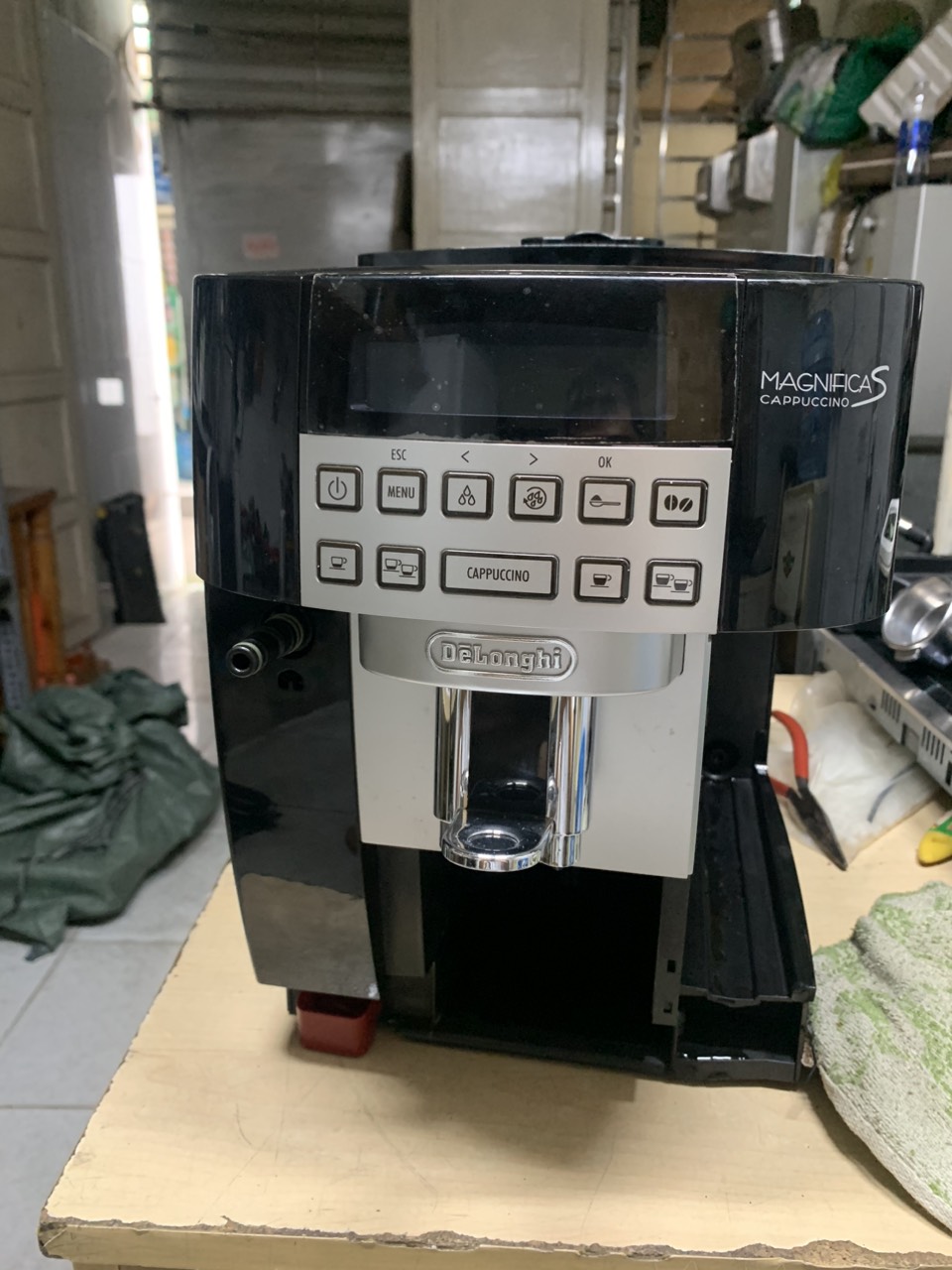 z5695207780691 0fa7954a943892fdc4bd027f5b389f1f - Sửa máy cà phê Delonghi không hoạt động tại quận 8