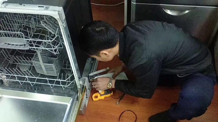 Sửa máy rửa bát chính hãng tại Dĩ An sua may rua bat Siemens2 711x400 - Sửa máy rửa bát chính hãng tại Dĩ An