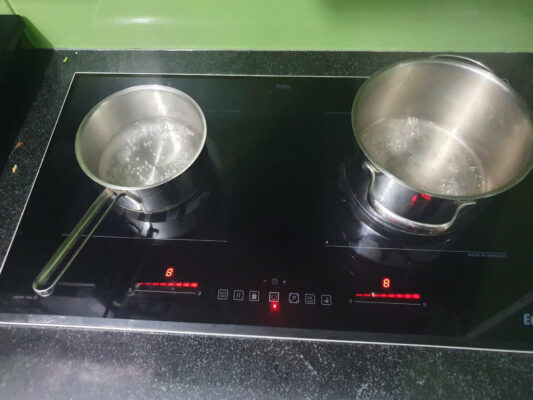 z6106670947728 1d3cf26c9b09c7aef897e22a2a10073f 533x400 - Sửa bếp từ lỗi Err 22