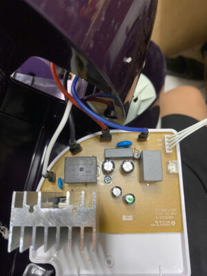 Sửa bàn ủi hơi nước Philips cầm tay z6231566460220 cd930377834cdd1dcf034514180f4adf 300x400 - Sửa bàn ủi hơi nước Philips cầm tay