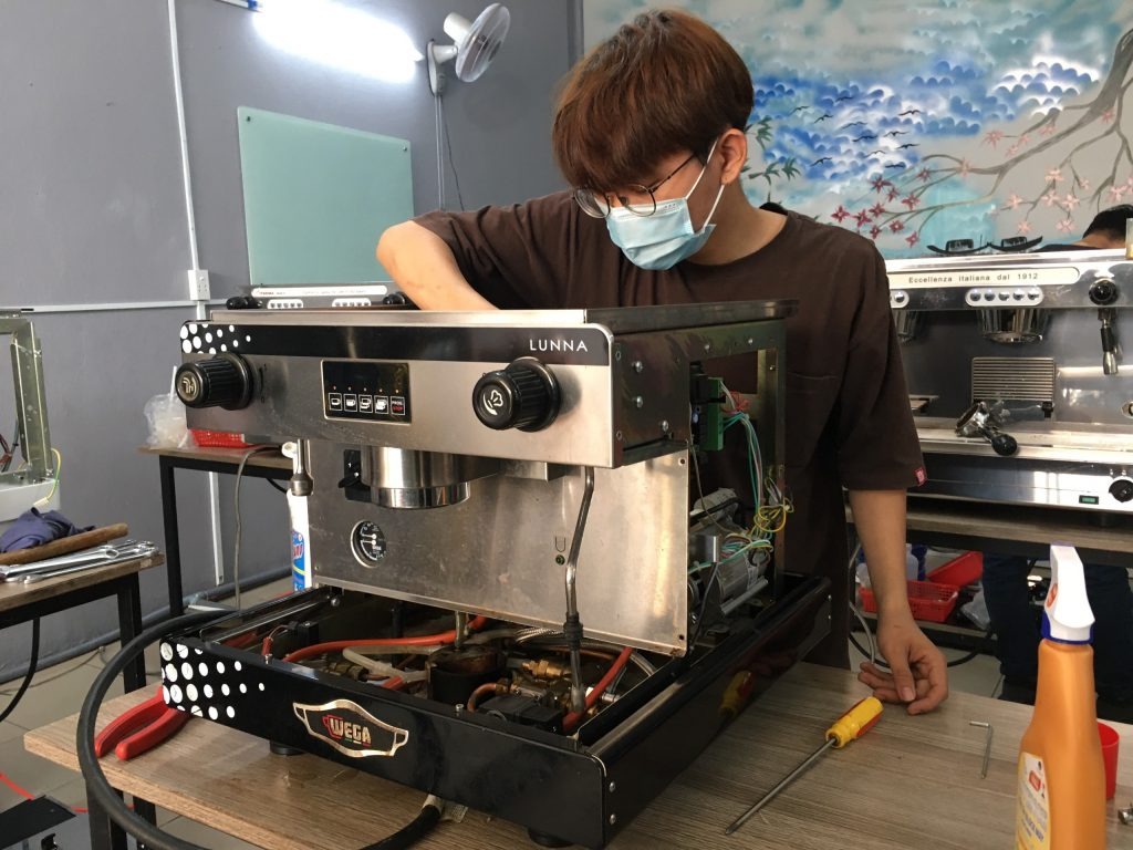 Sửa Máy Pha Cafe tai xuong 2025 08 11T102320.895 1 - Sửa Máy Pha Cafe