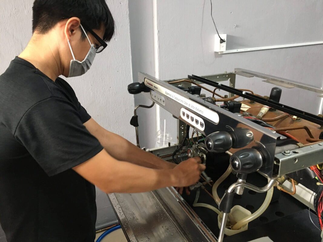 Sửa Máy Pha Cafe tai xuong 2025 08 11T102338.091 1067x800 - Sửa Máy Pha Cafe